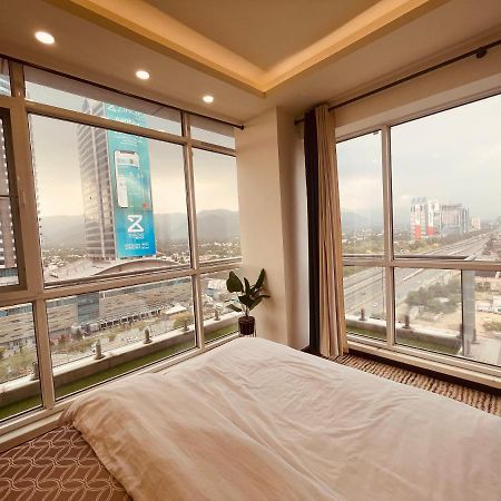 High Rise Presidential Suite In Elysium Opp Centaurus Исламабад Экстерьер фото
